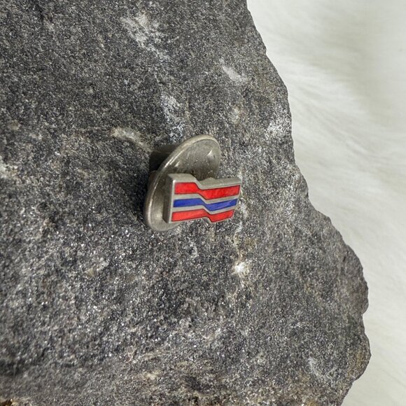 Vintage Red & Blue Flag Pin Lapel - Picture 2 of 3